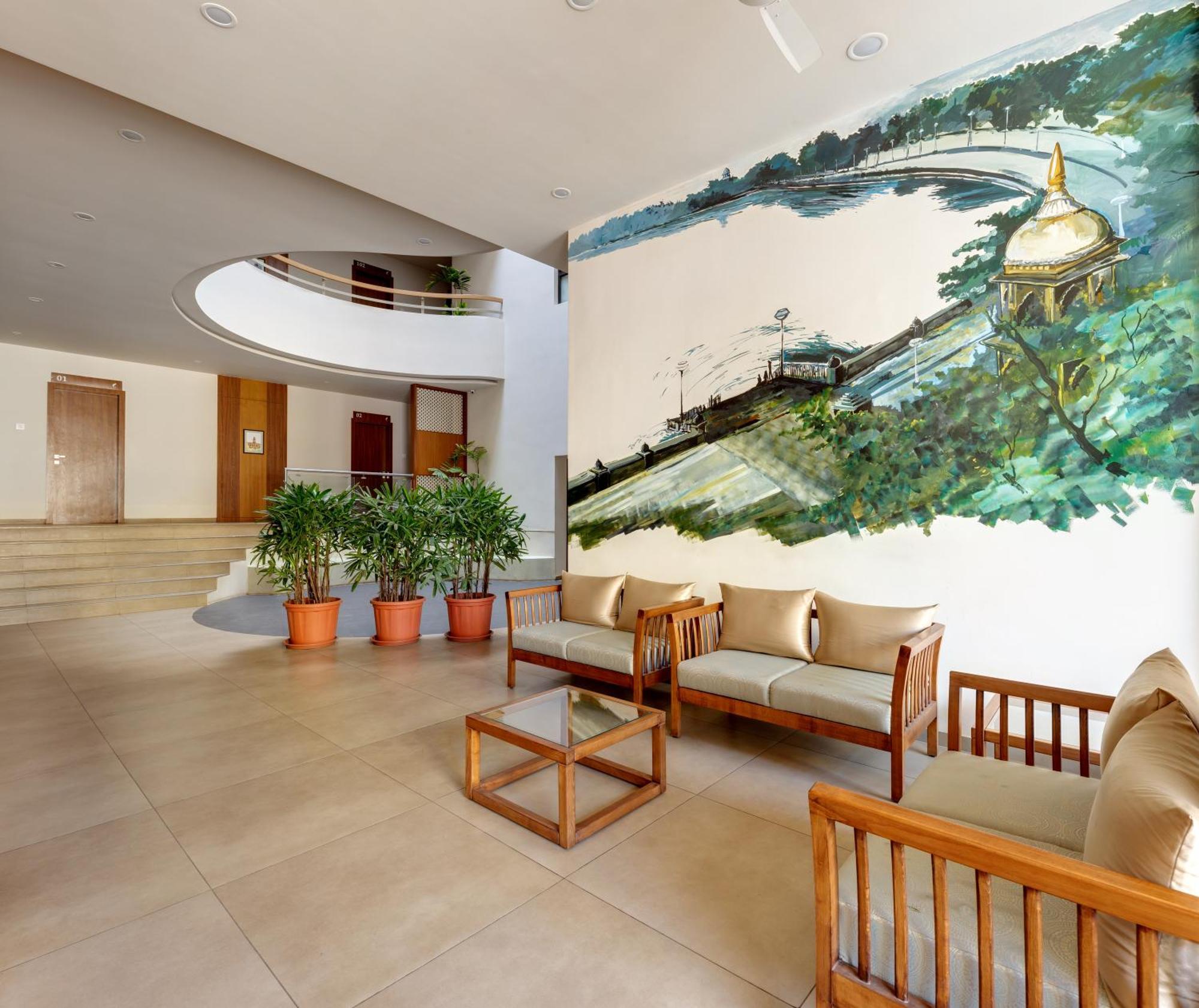 Hotel Classic Mid Town, Kolhapur Esterno foto