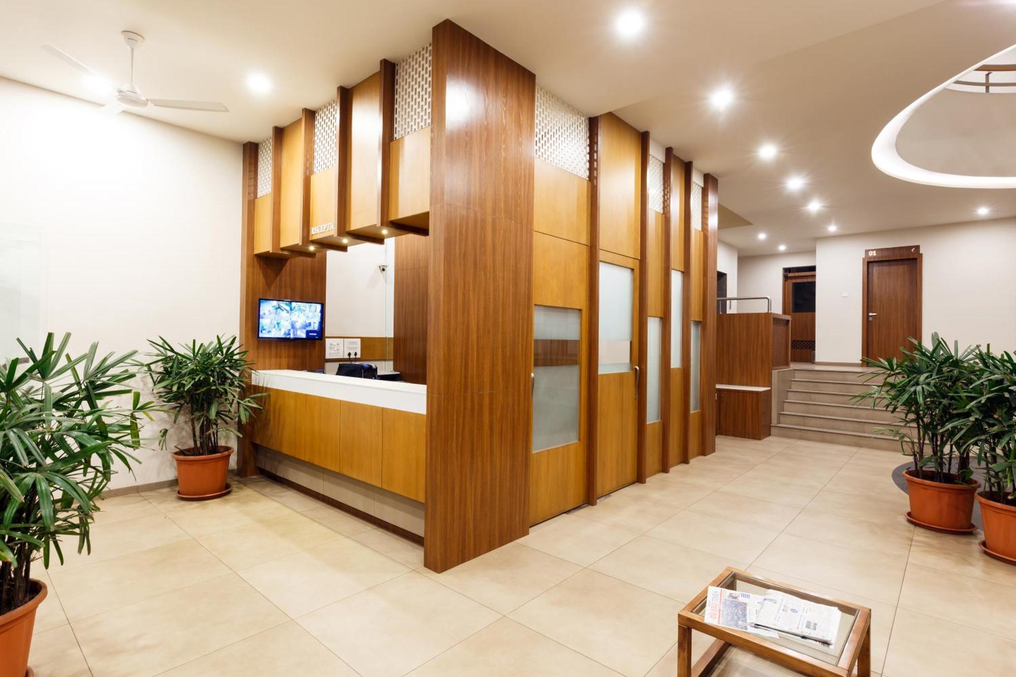 Hotel Classic Mid Town, Kolhapur Esterno foto