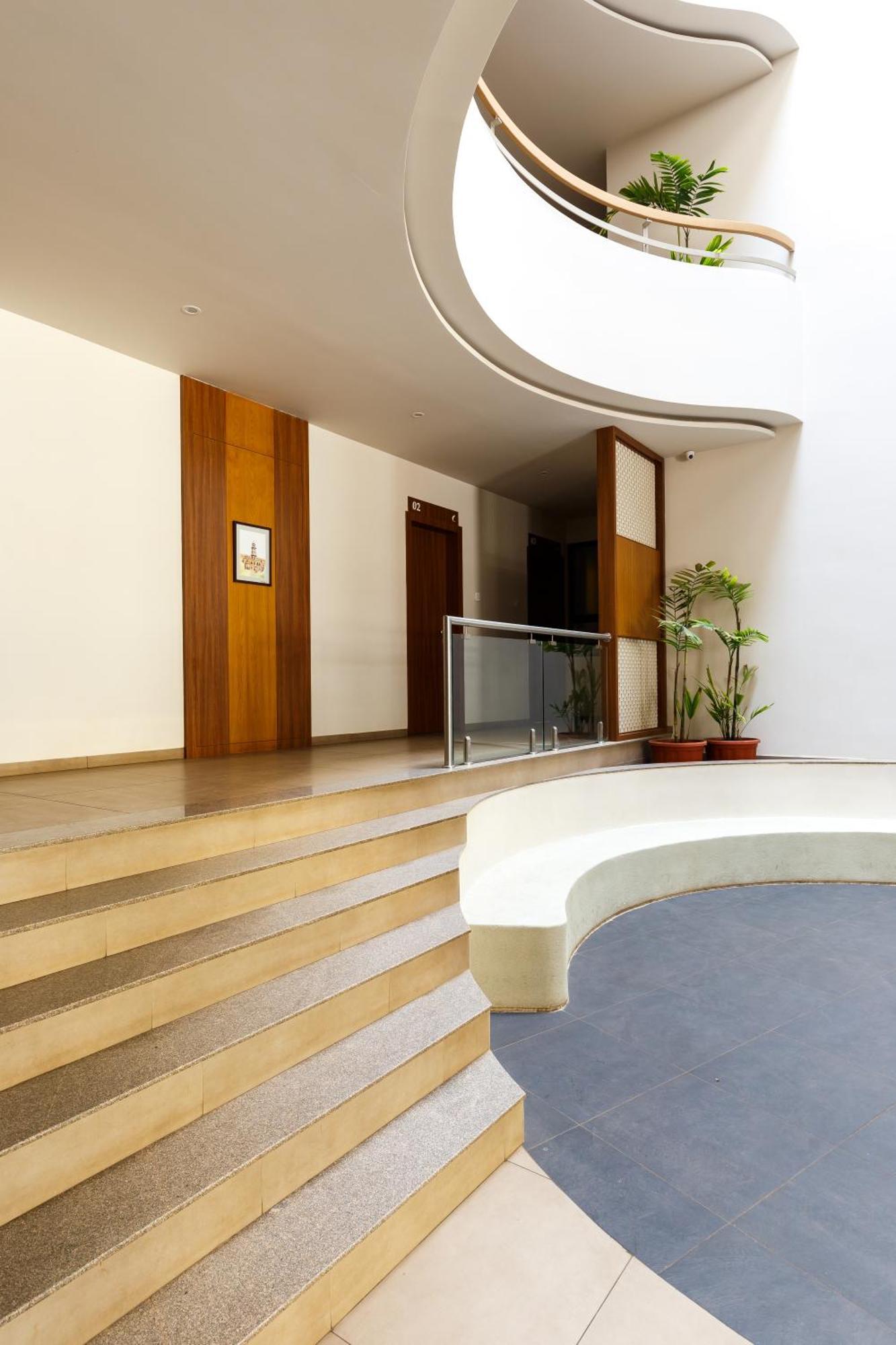 Hotel Classic Mid Town, Kolhapur Esterno foto