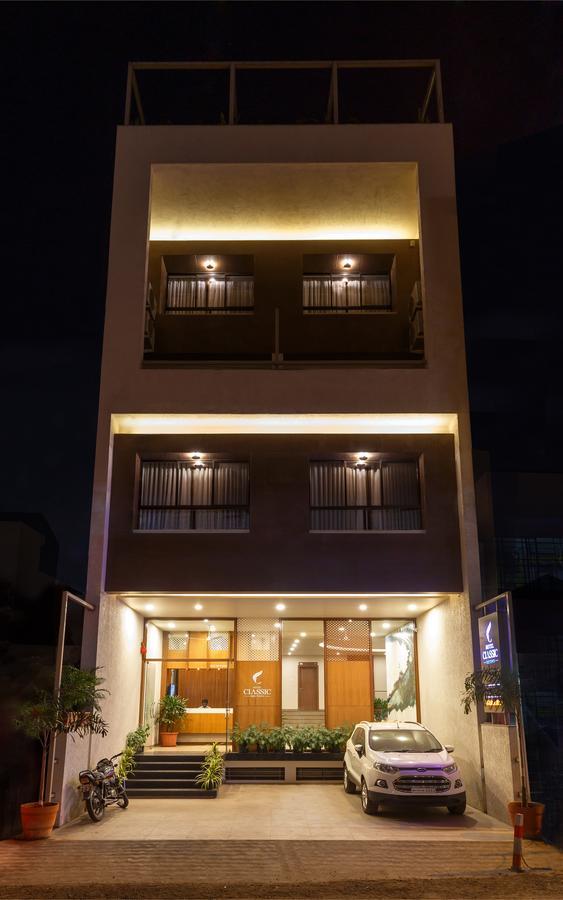 Hotel Classic Mid Town, Kolhapur Esterno foto