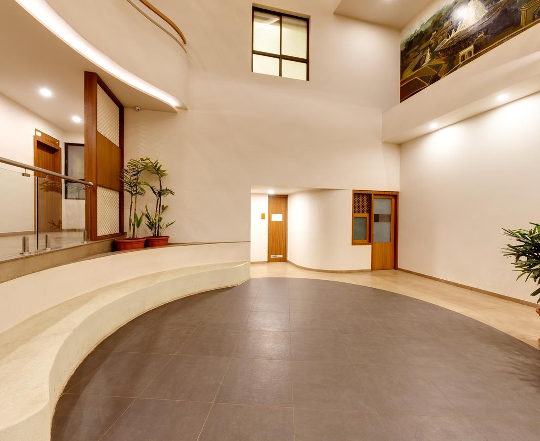 Hotel Classic Mid Town, Kolhapur Esterno foto